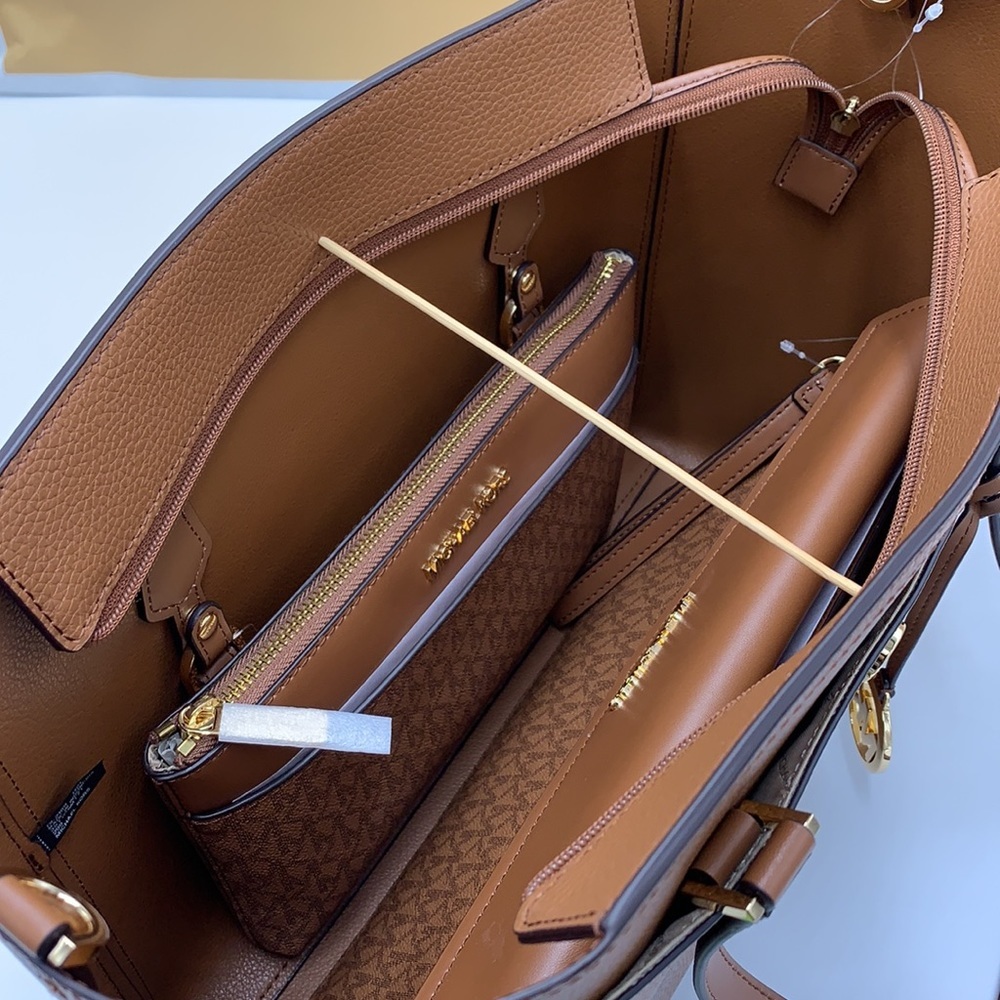MICHAEL KORS 
Maisie Large Pebbled Leather 3-in-1 Tote Bag LUGGAGE SIGNATURE - Picture 9 of 13